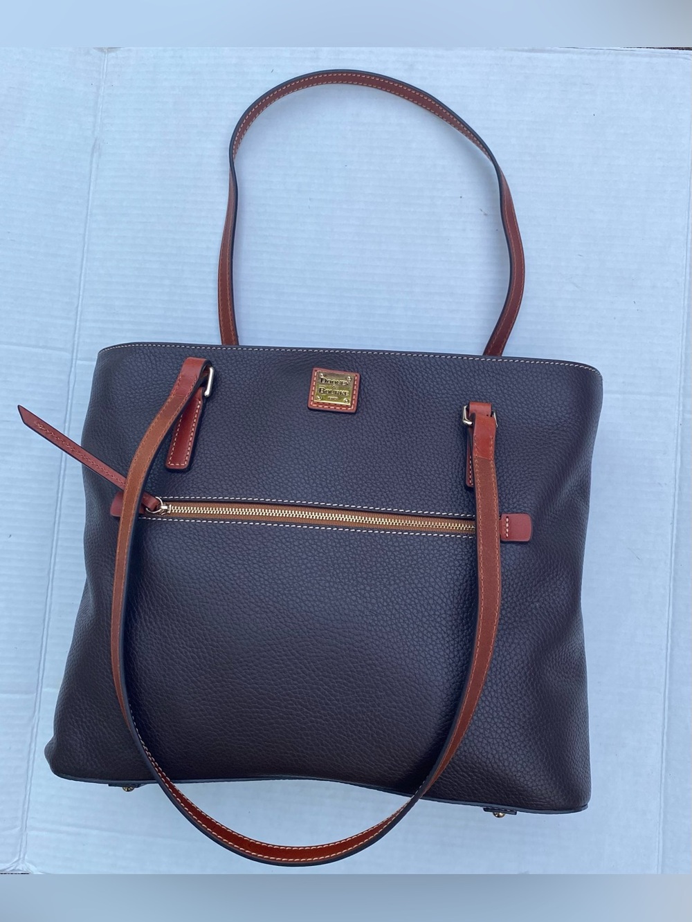 Dooney & Bourke 🤎✨ Pebbled Leather Tote with Brown Trim and Gold Hardware